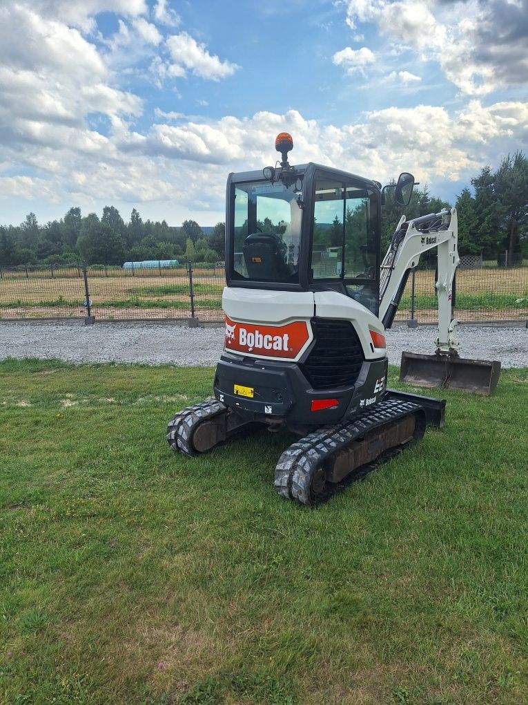 Bobcat e27 z  2019roku