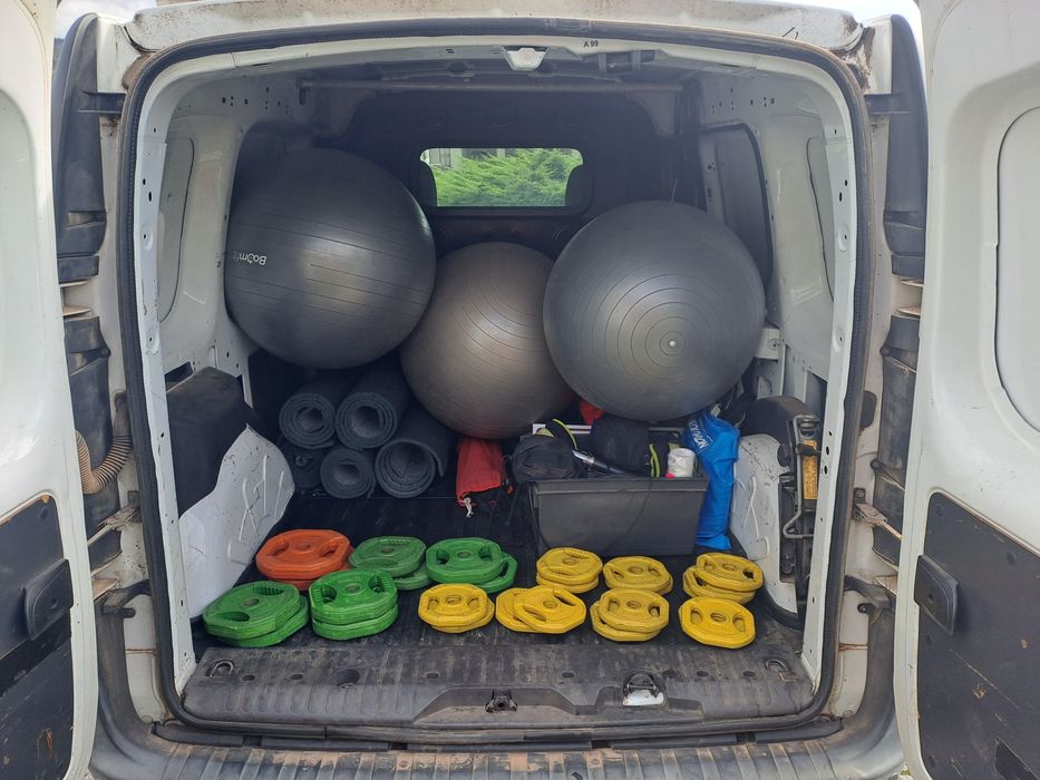 Kangoo (Bem estimada) - Revisão feita