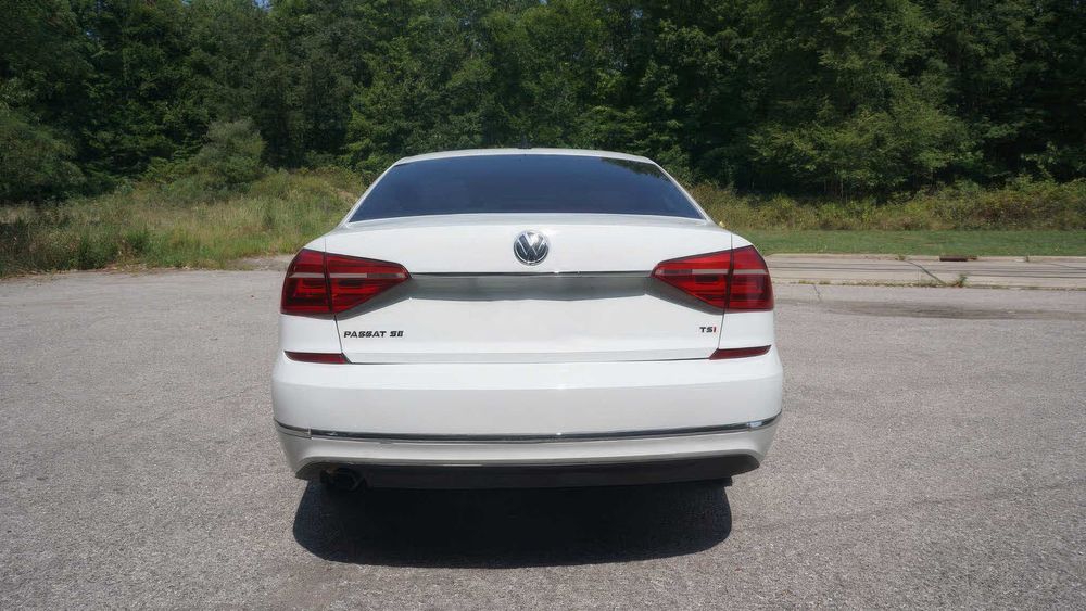 Volkswagen Passat SE      2016