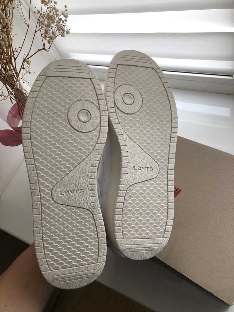 Levi’s кросівки, 44р, кеди, снікерси, кросовки, сникеры, левайс