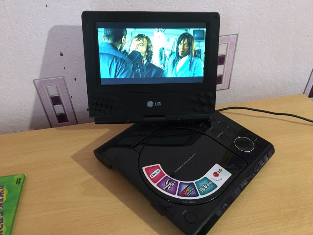 DVD-Плеер LG DP-272B