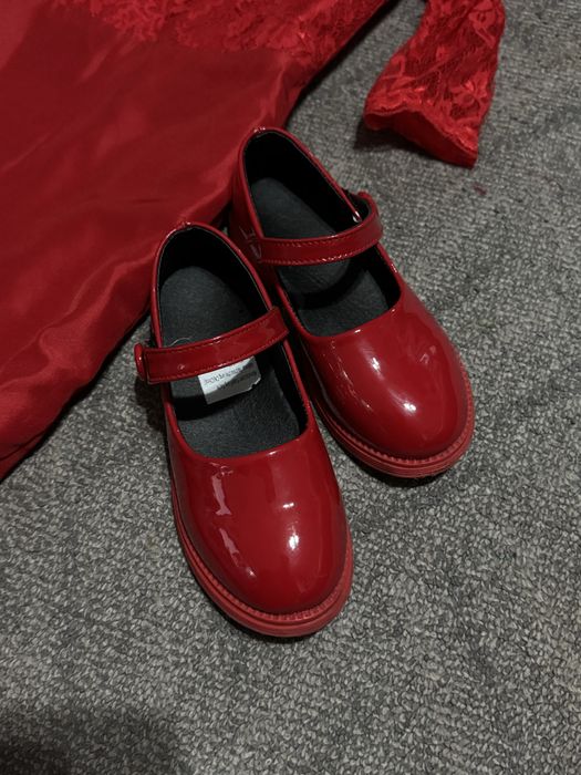 платтячко і туфельки для дівчинки 5 рочків