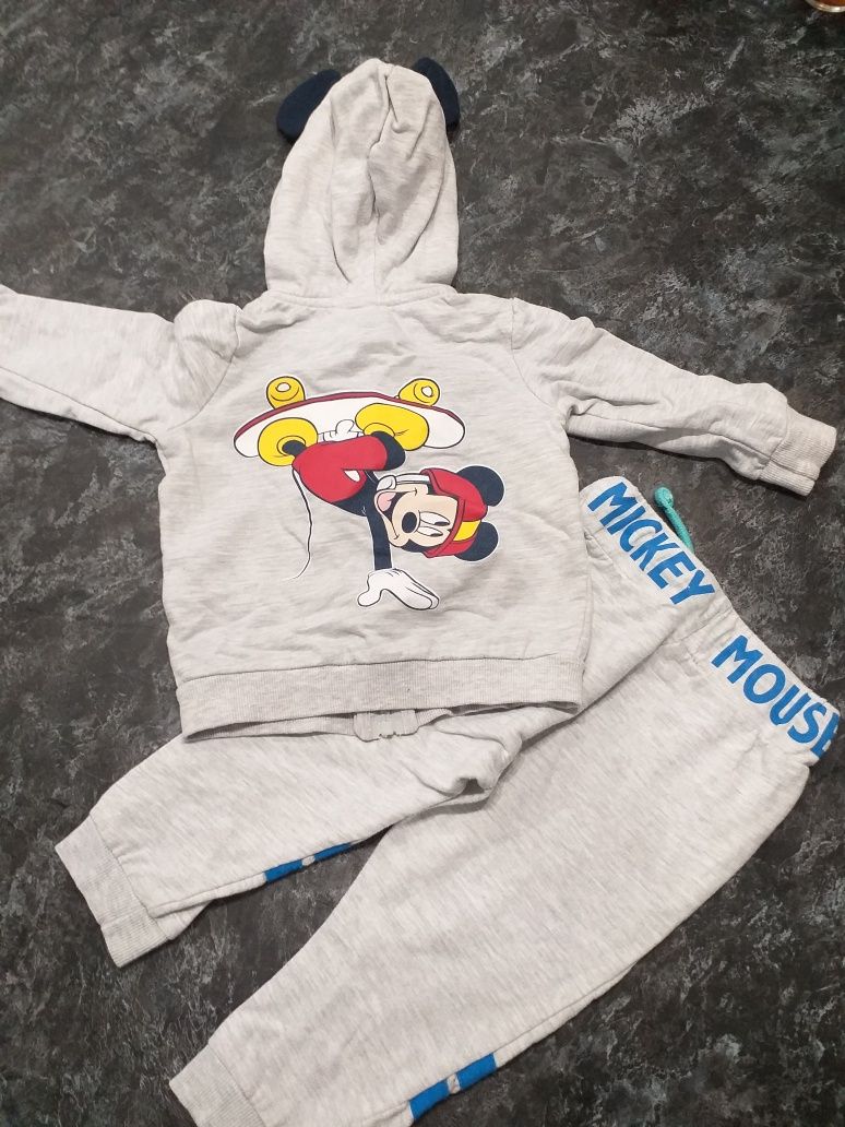 Dres chłopięcy Disney w roz.80