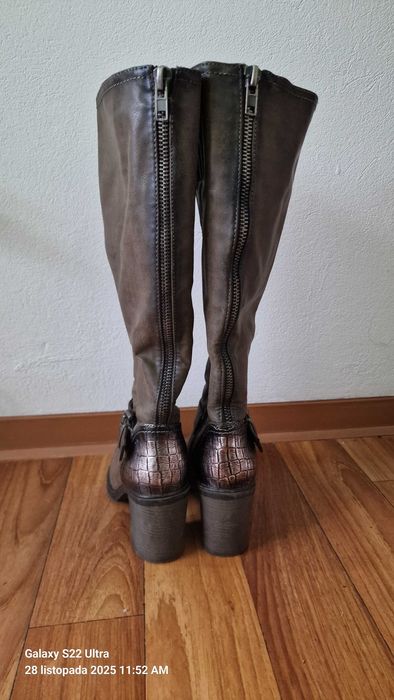 Oddam nowe dwie pary kozaków