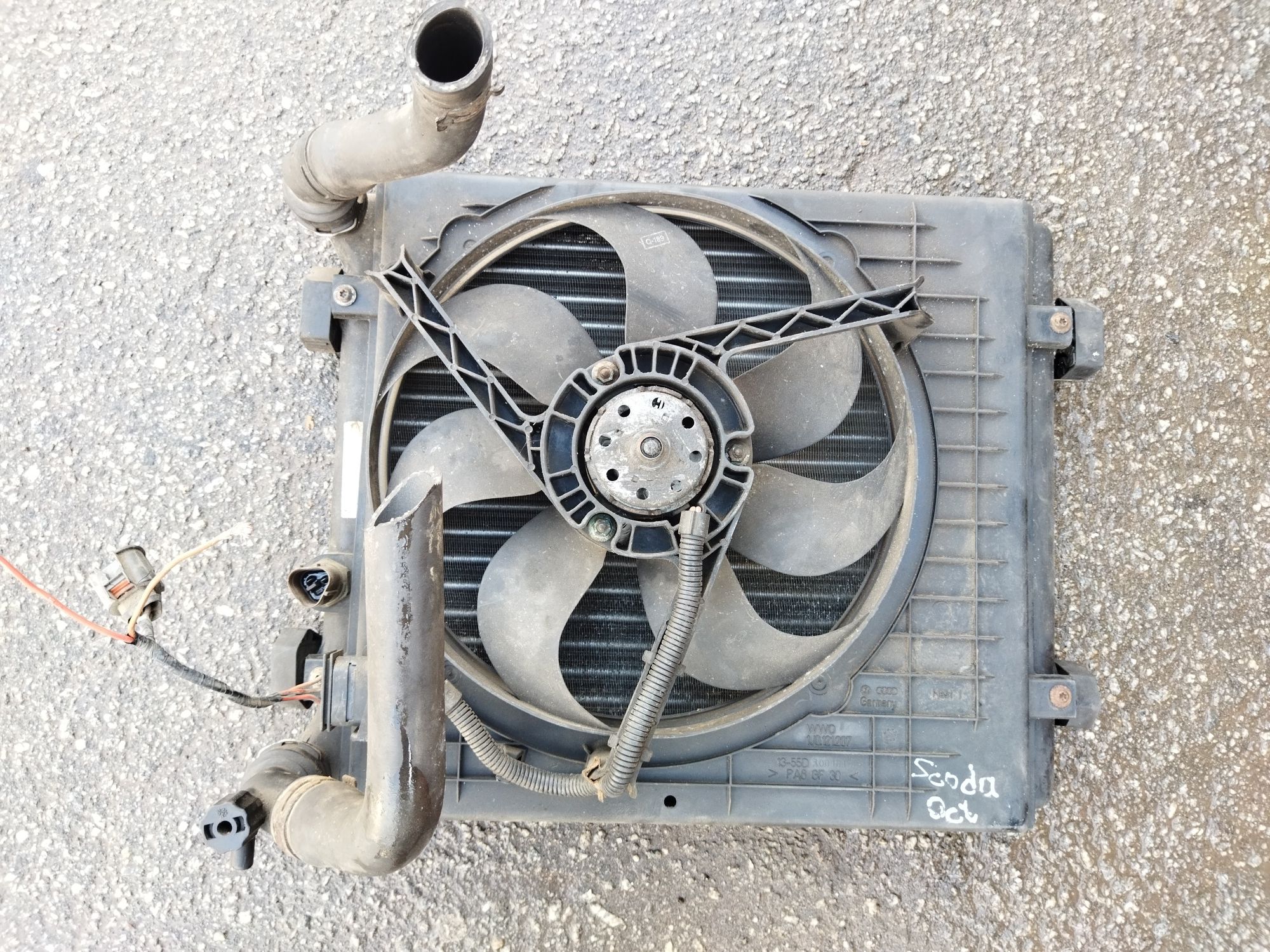 Радиатор охлаждения Skoda Octavia 1.6 1J0121253G 1J0121207 Golf 4 1.4