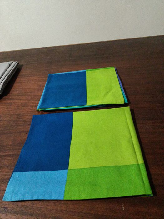 Duas capas de edredom.