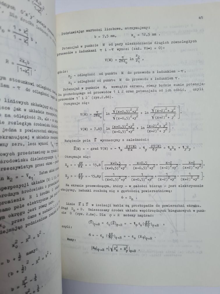 Zbiór zadań z teorii pola elektromagnetycznego - Książka