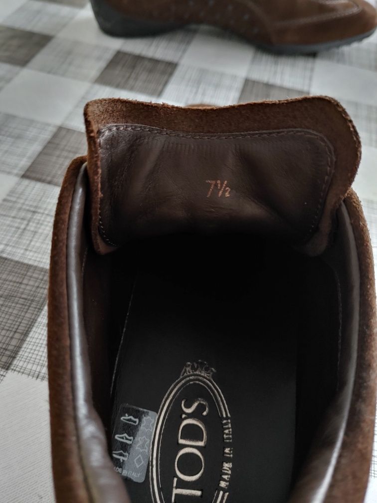 Продам взуття Tod's