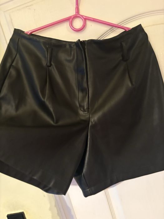 Spodenki Reserved M 40/42 skórzane piękne czarne nowe