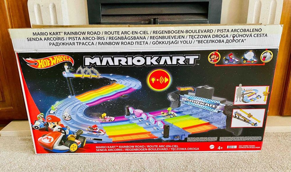 Hot Wheels Mario Kart Pista de carros de brinquedo com luzes e som