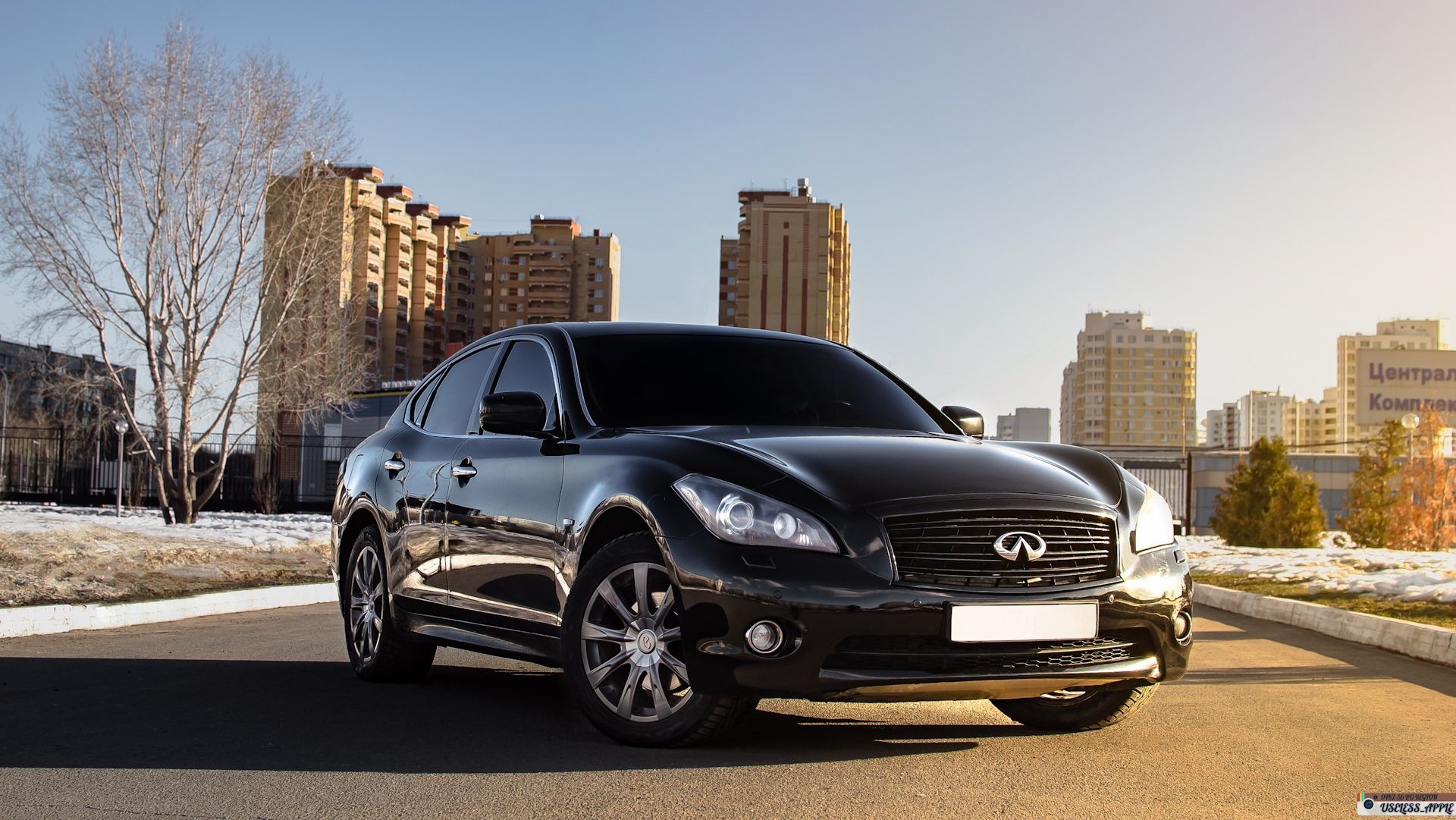 Infiniti m37x повний привід