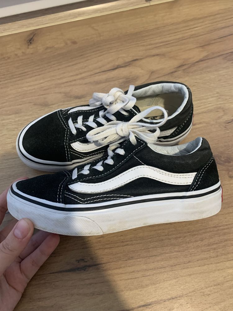 Продам кеди Vans у хорошому стані