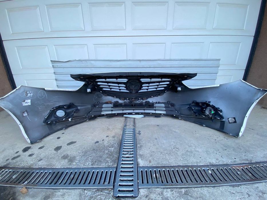 Mazda 6 GJ 2013 передній бампер у зборі Мазда решітка радіатора