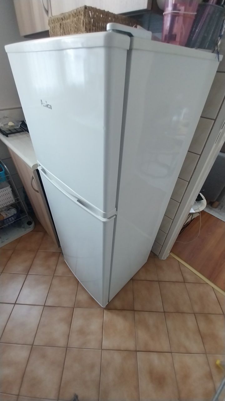 Sprzedam lodówkę Amica