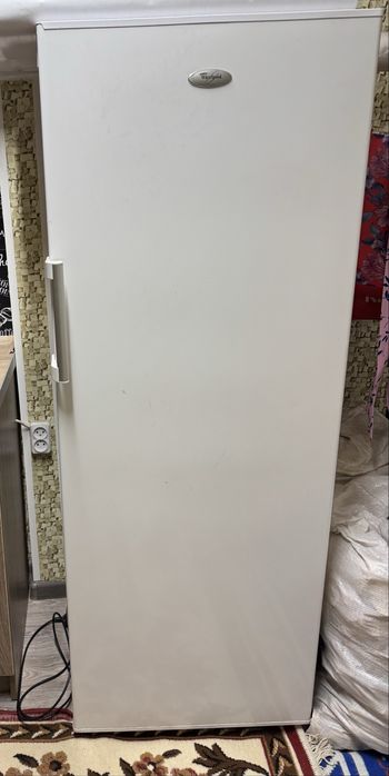 Продам морозильную камеру