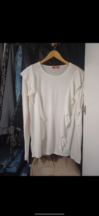 Cienka bluzka z falbankami