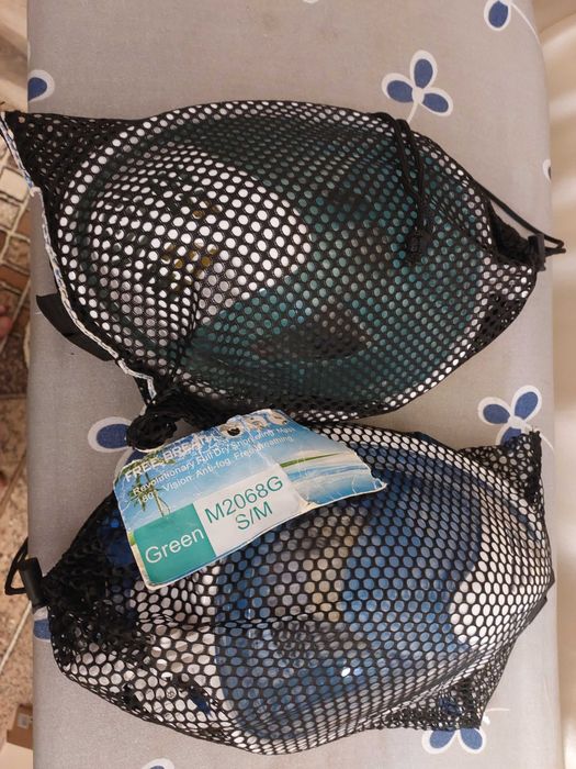 Маска для плавання