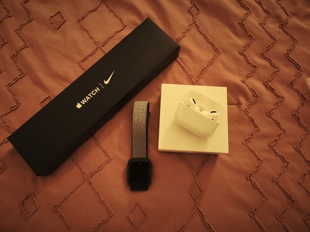 Apple watch + Airpods Pro