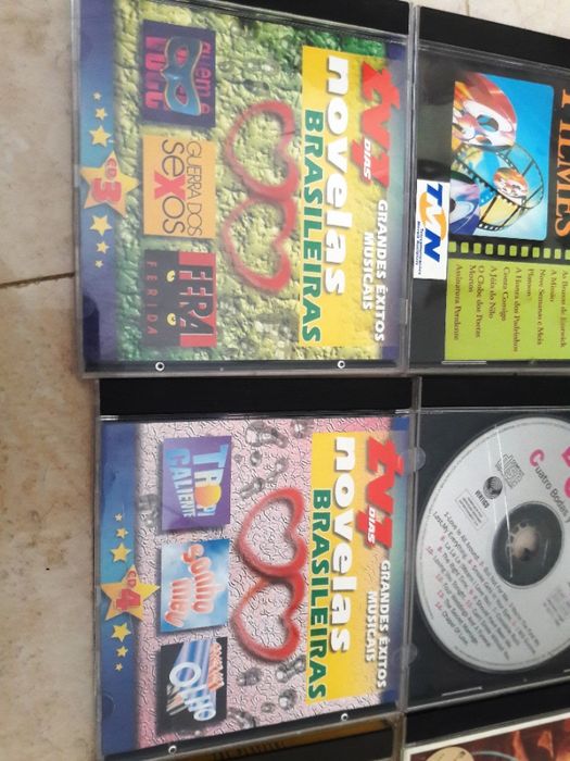 Lote de 12 cd de músicas de filmes, novelas, Celine Dion, Benfica, etc