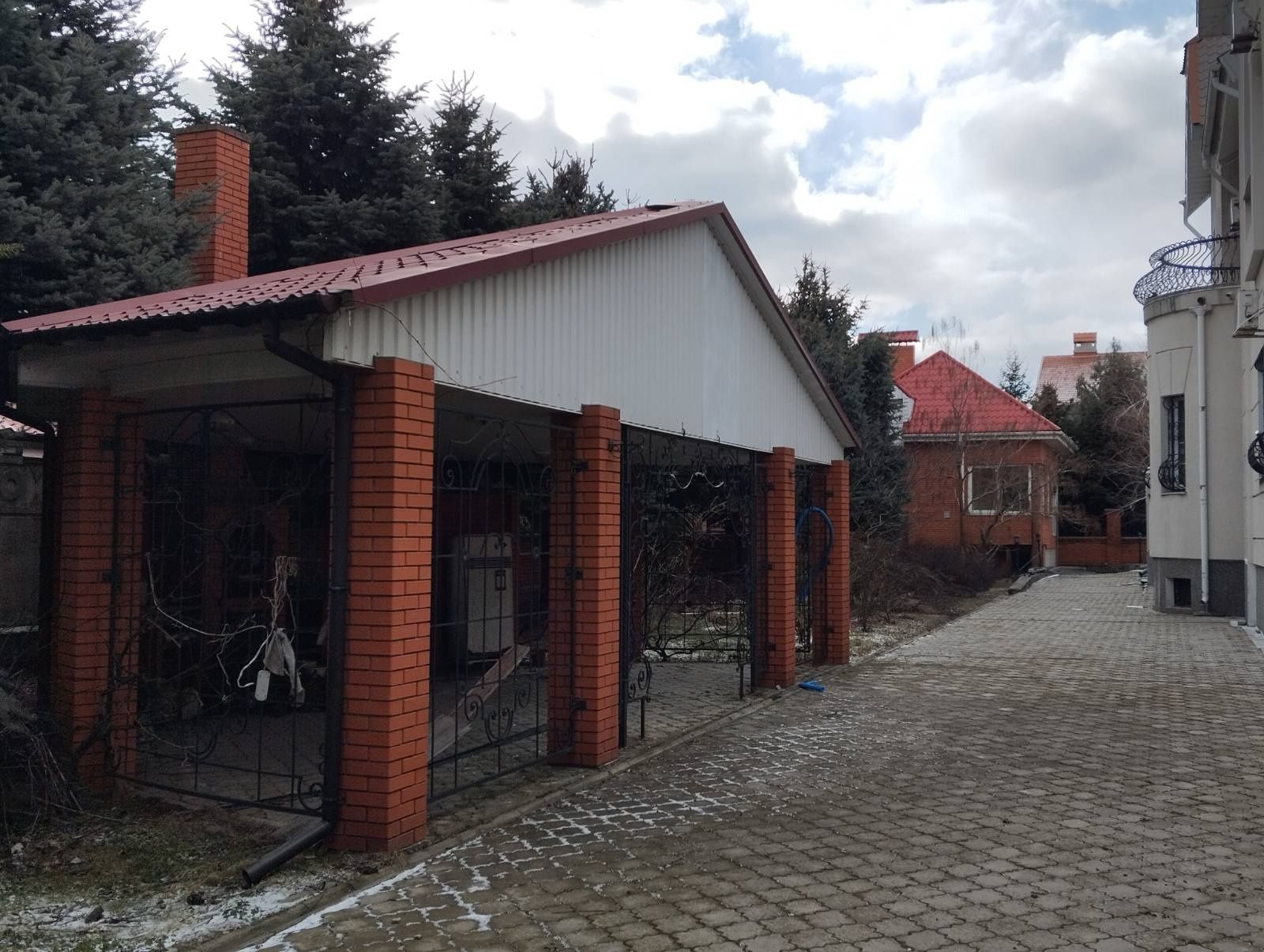 Дом с бассейном, Победа-6 продам