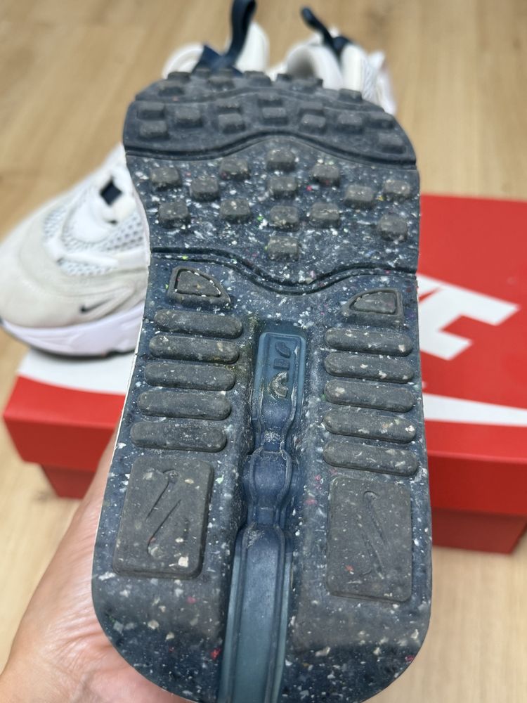 Кросівки Nike Air Max Furyosa - білого кольору з синіми вставками