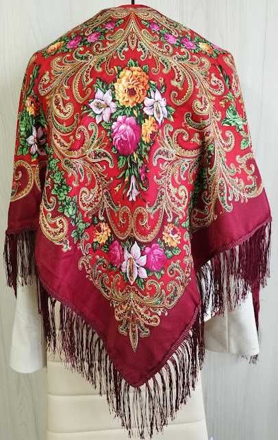 Українська народна хустка, украинский платок с бахромой, є різні