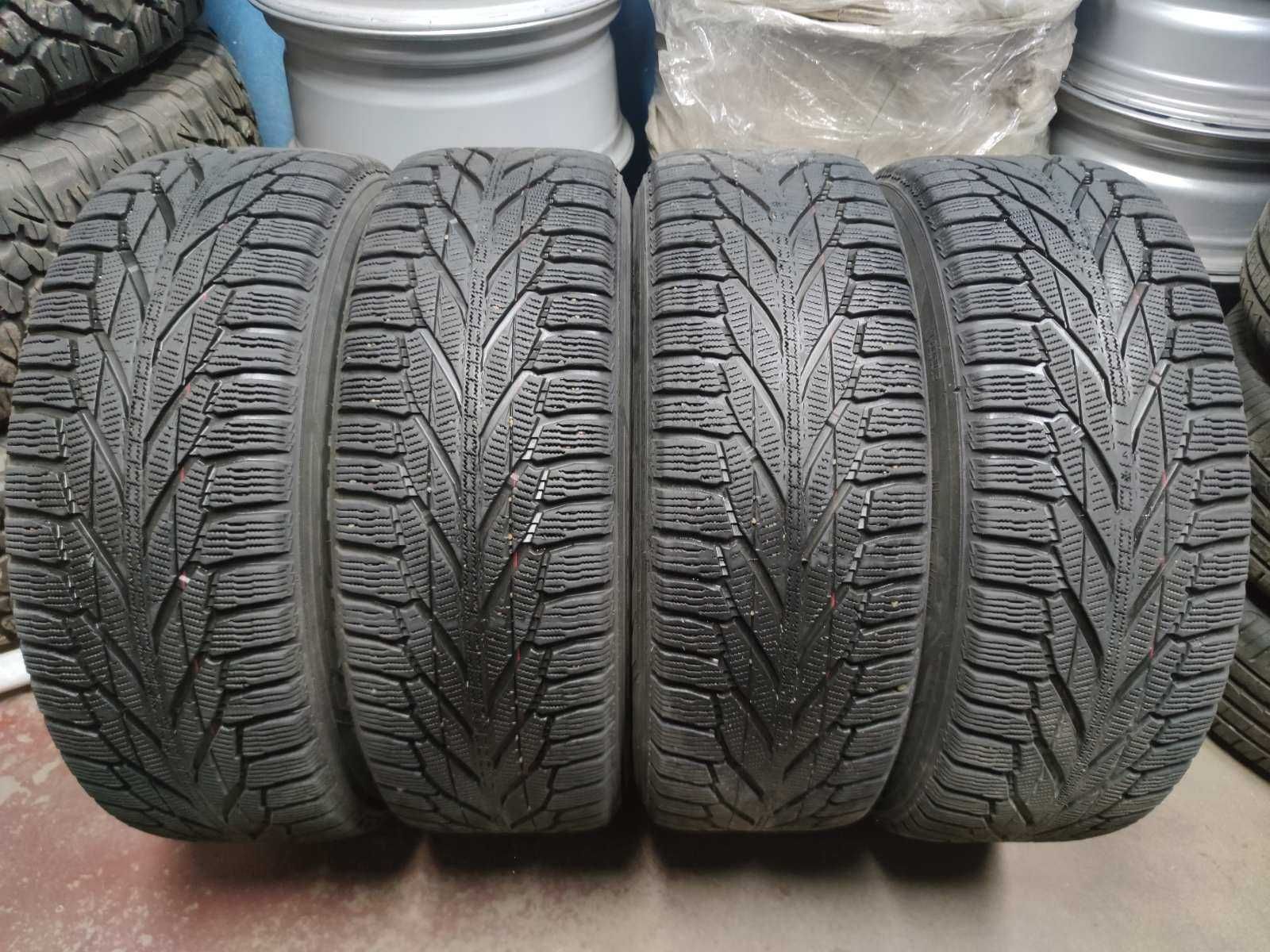 Диски Nissan R16 x6.5 ET40 5x114.3 +шини 215/65 R16 Hankook 4шт.