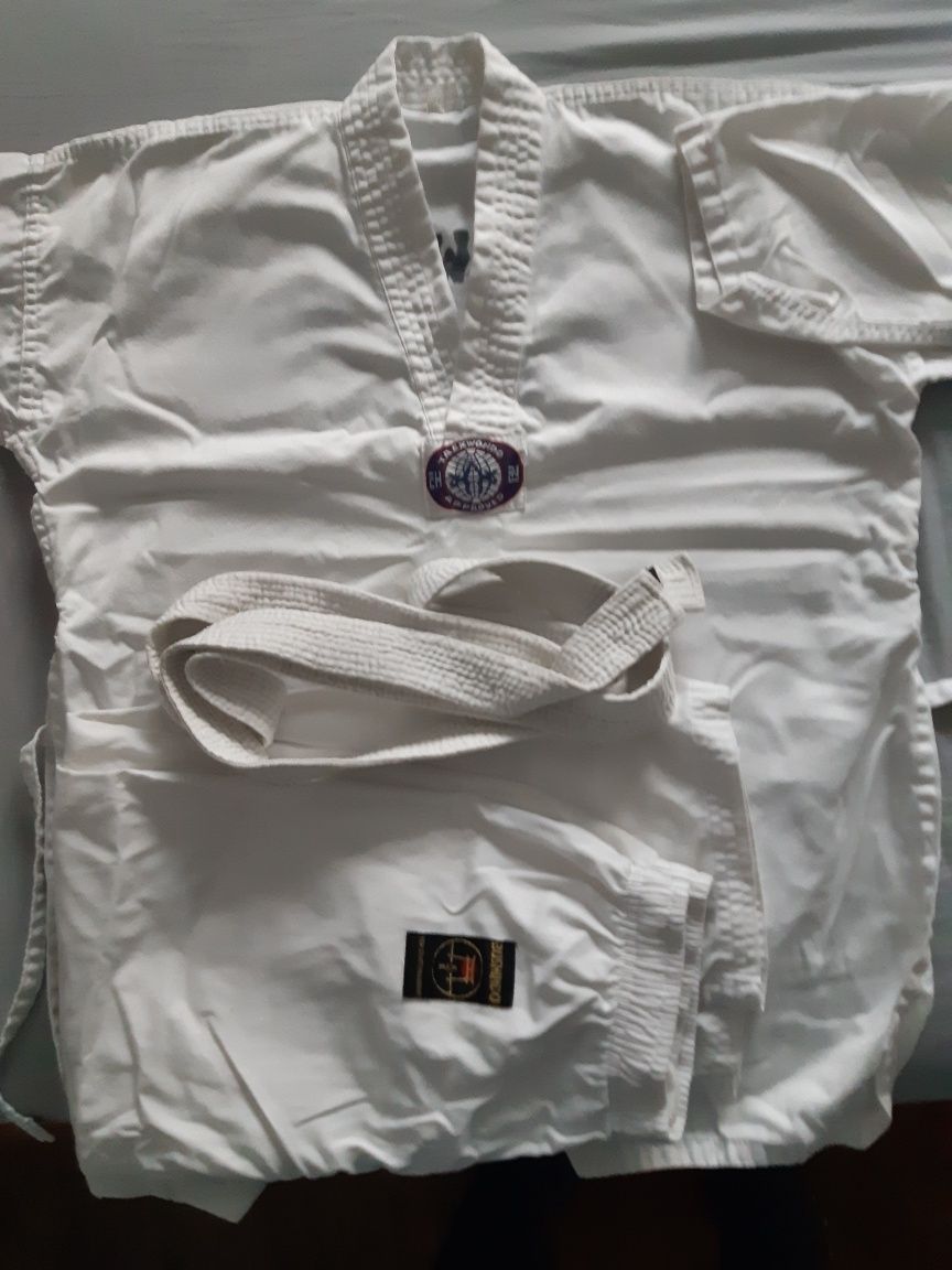 Dobok do teakwondo