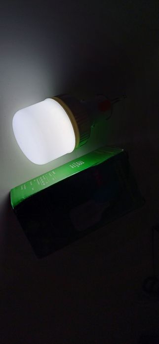 Potente lâmpada para campismo