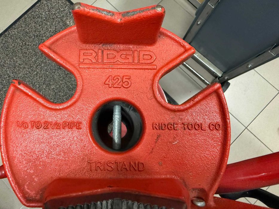 RIDGID 690 i imadło łańcuchowe TRISTAND 425