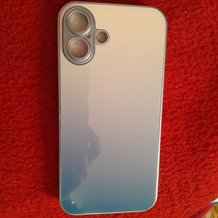 Продаю чохли на айфони  також є один для редмі