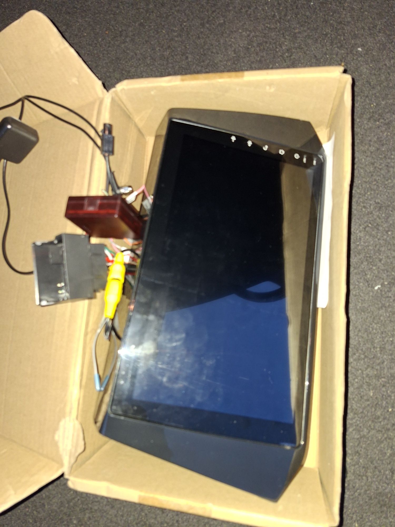 Passat B8 radio Androidem