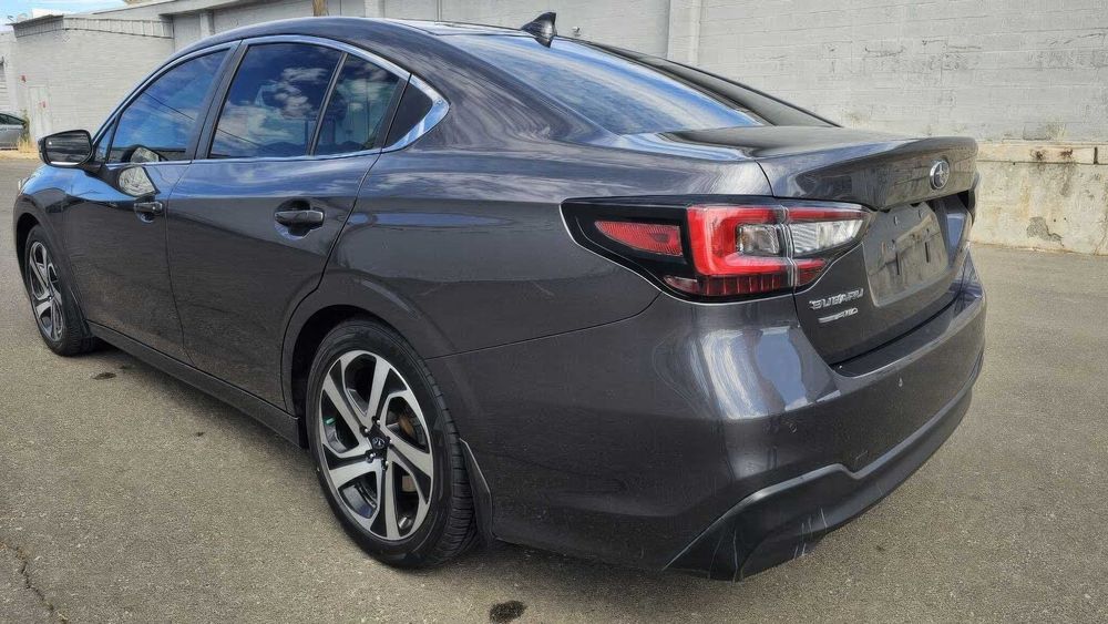 Subaru Legacy Limited      2022