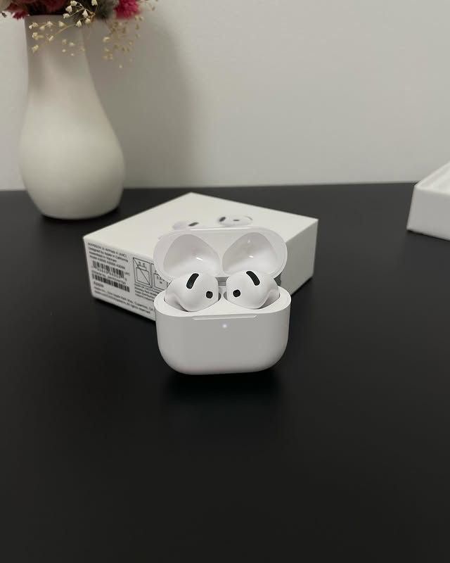 AirPods 4