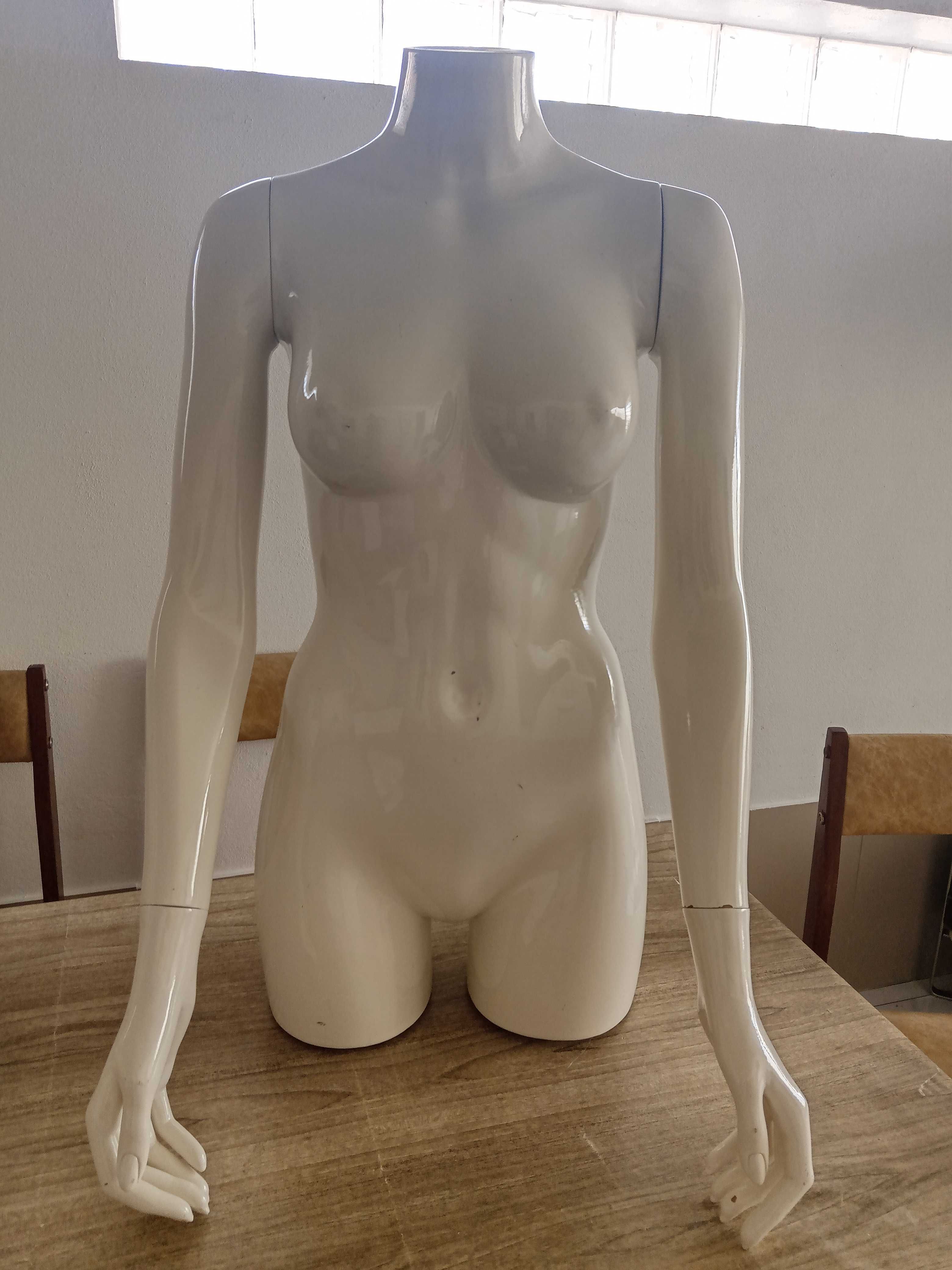 Manequim branco - Mulher impecavel