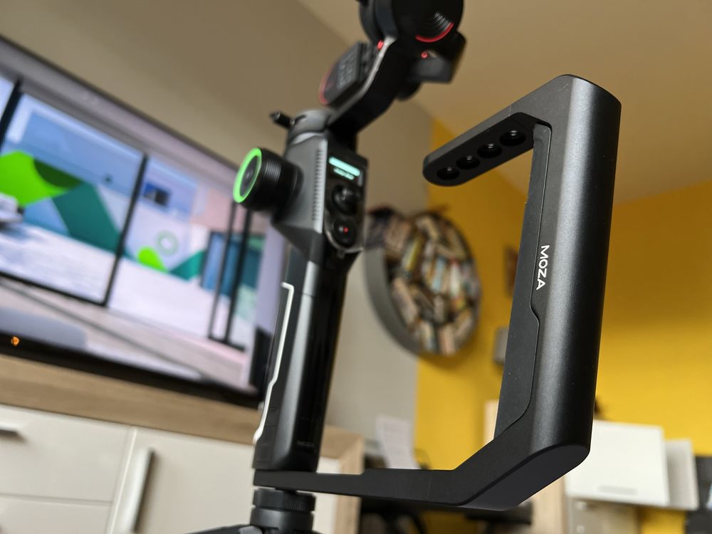 Stabilizator gimbal Moza Aircross 2  + uchwyt Moza Air2 mini Dual