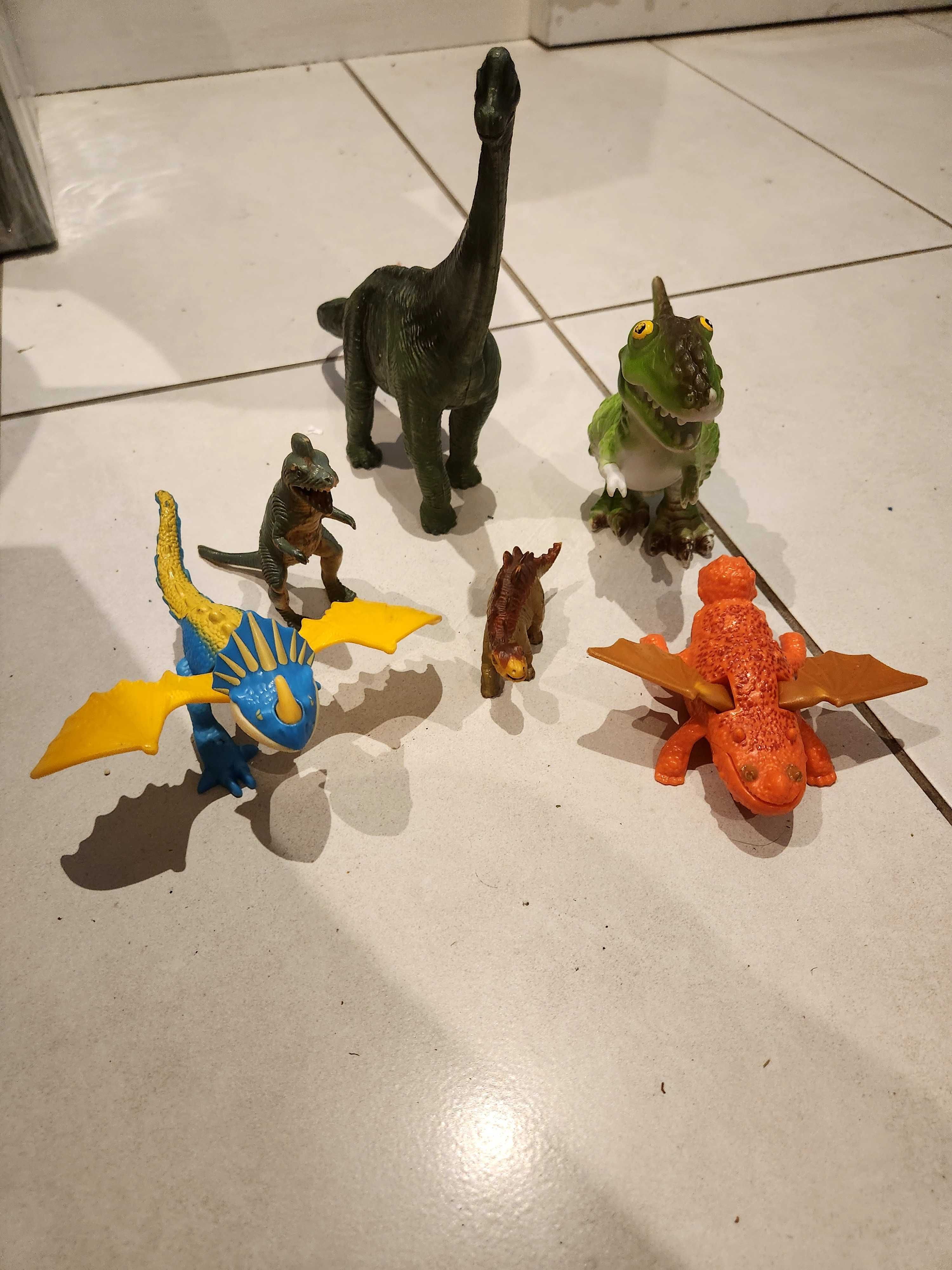 6 figurek Dinozaurów