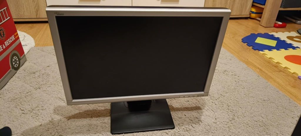 Monitor Fujitsu Siemens w b. dobrym stanie, OKAZJA