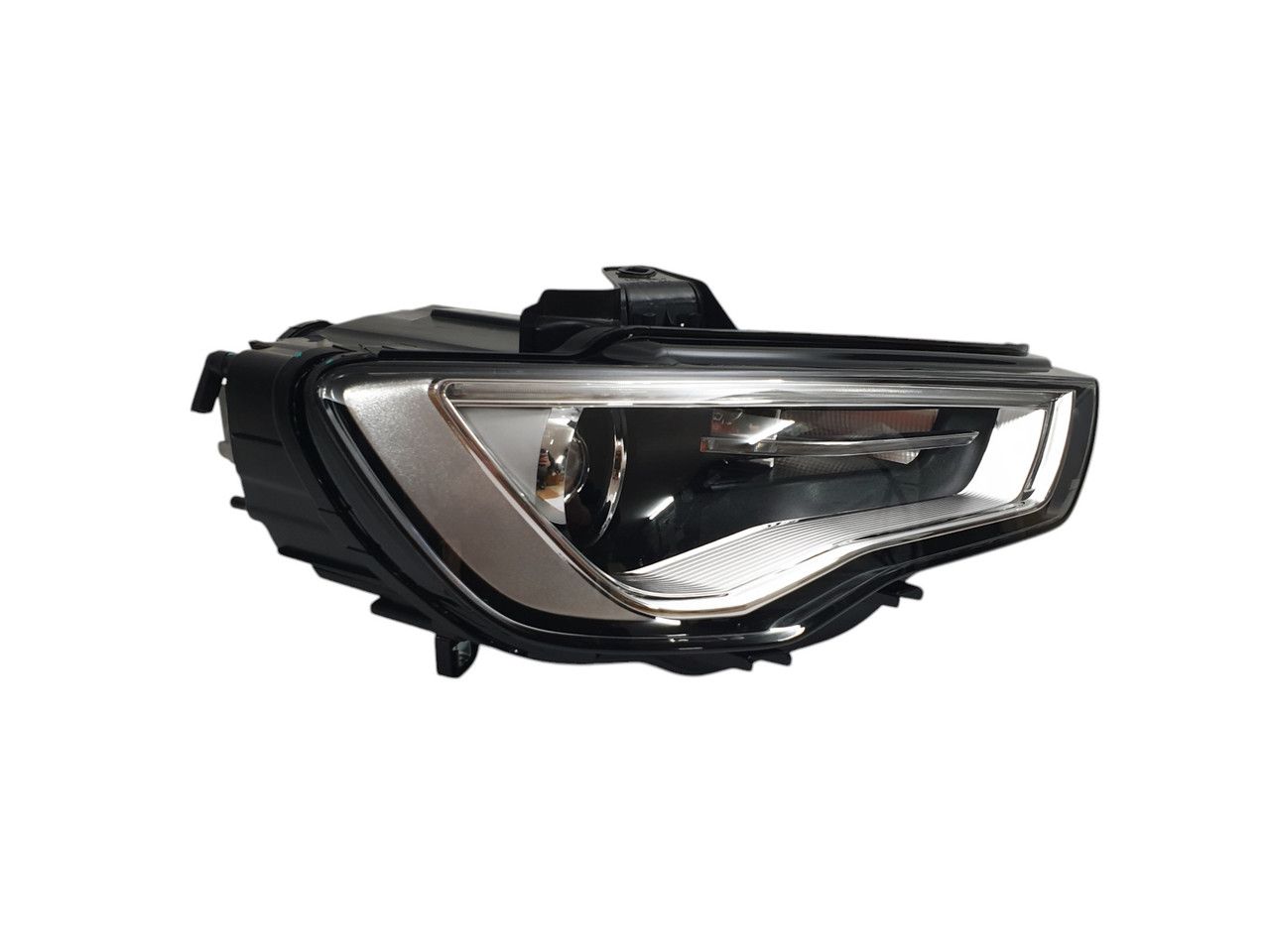 Передні фари ( Xenon ) заміна галогену на Audi A3 8V 2012-2016