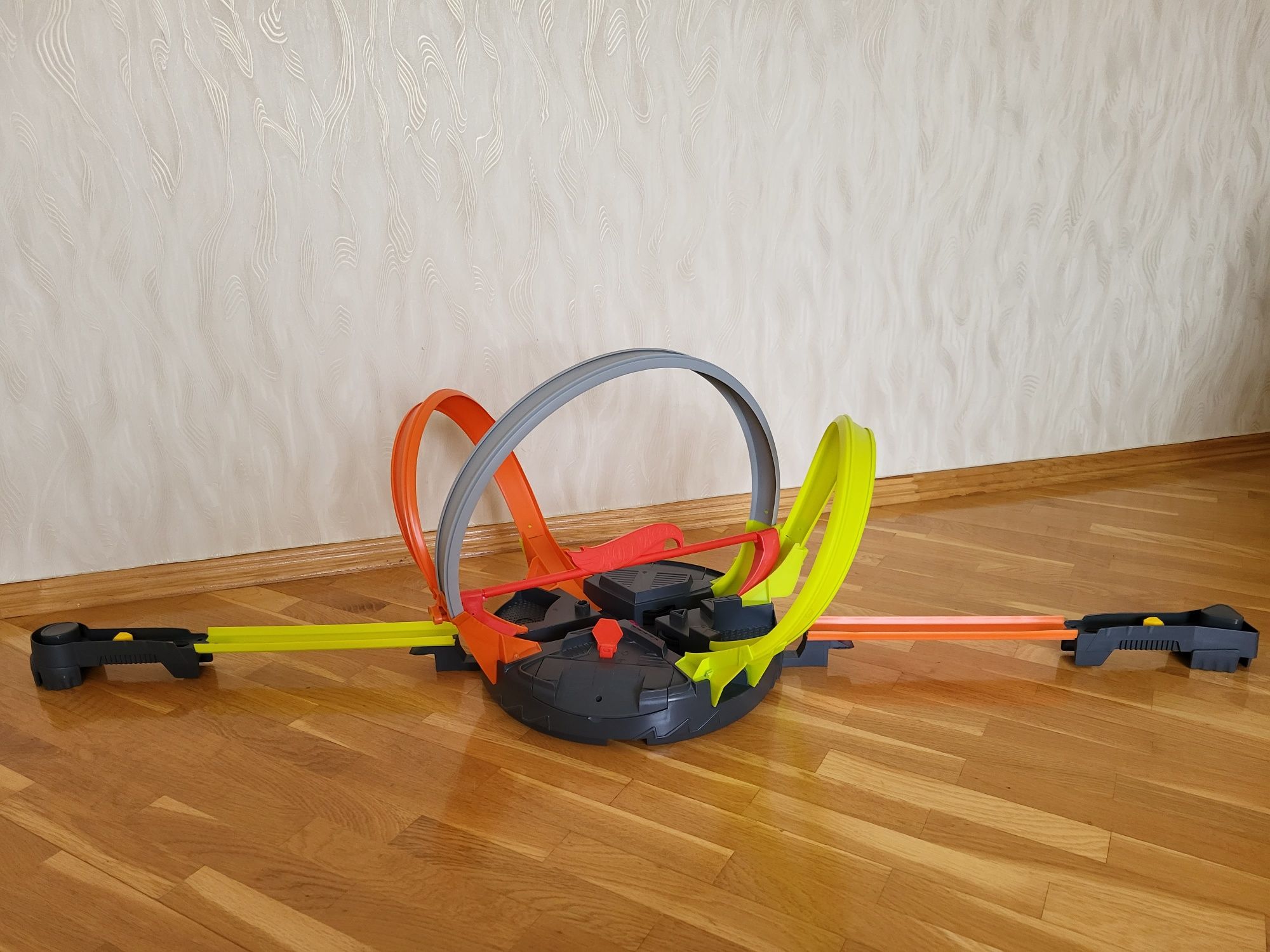 Трек Hot Wheels Roto Revolution