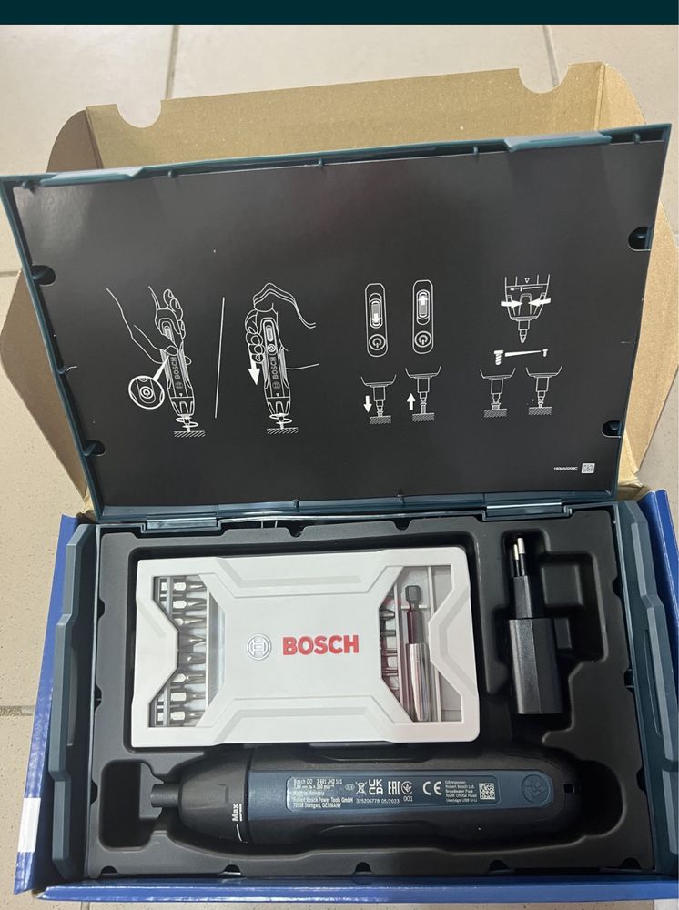 Викрутка Bosch GO 2 + набір  24 шт біт