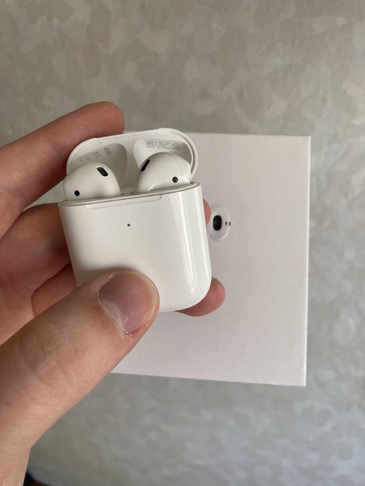 Продам наушники AirPods 2