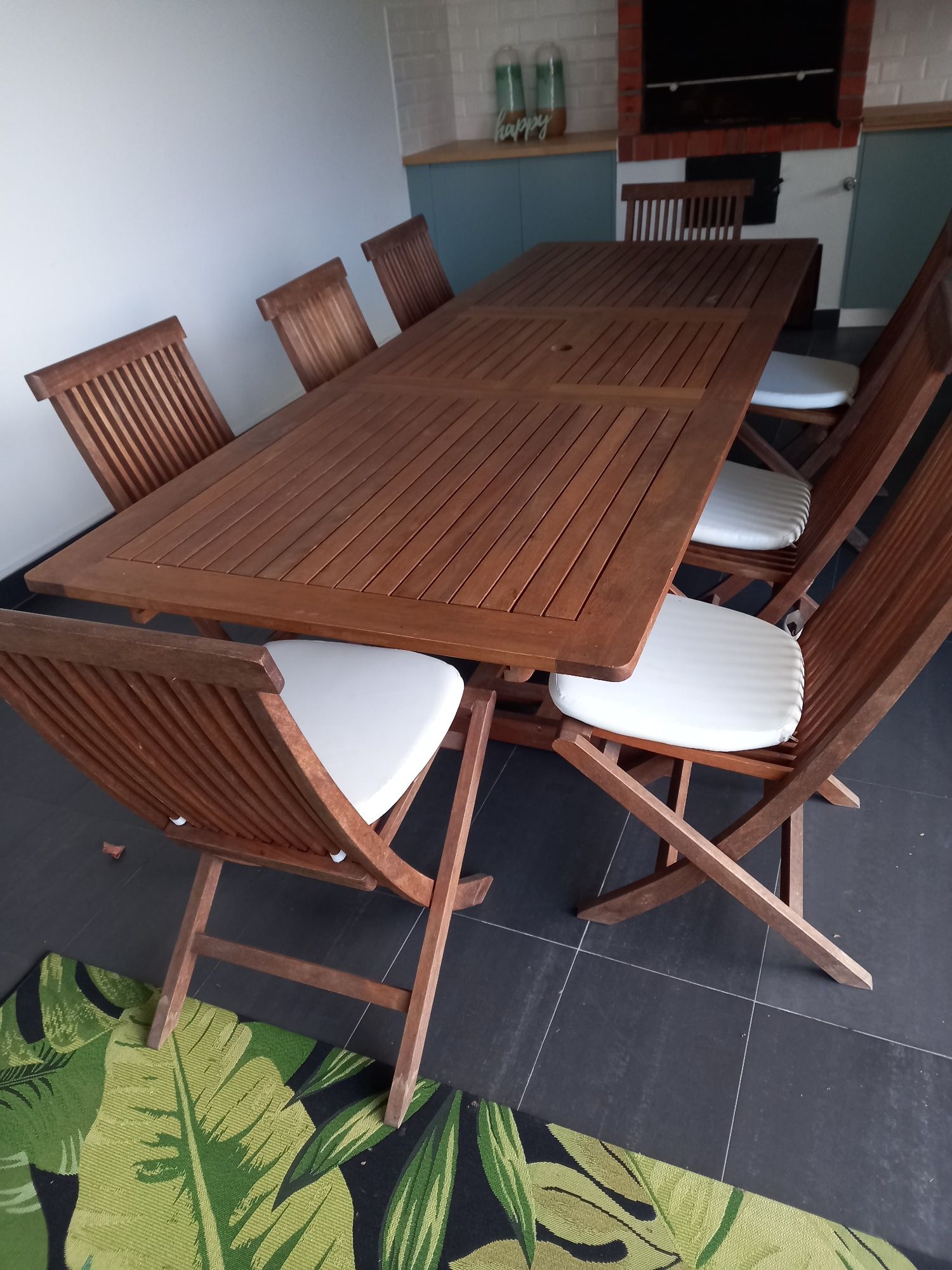 Mesa de madeira marca gabar