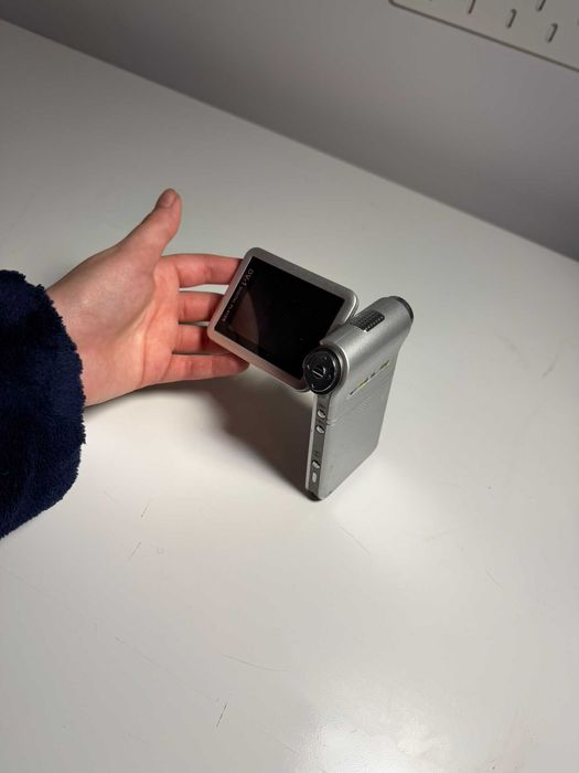 Câmara de Vídeo Digital Compacta (10X Optical Zoom)