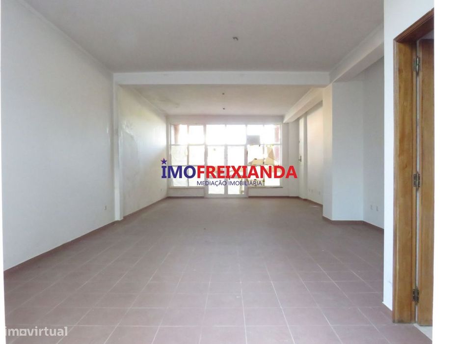 Loja no Centro da Freixianda