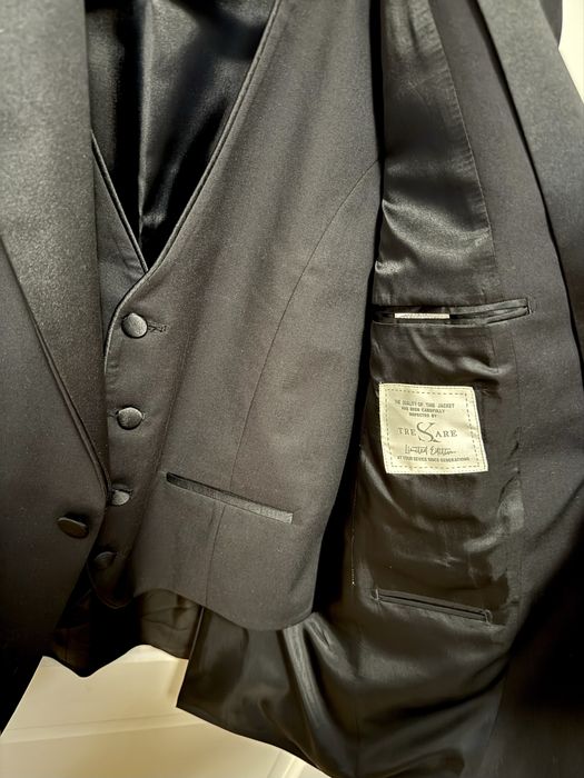 Смокінг TRESKARE трійка із гострим коміром (розмір 50, повнота 6)