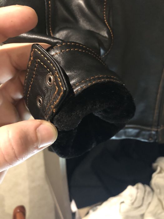 Шкіряна куртка з натуральним хутром