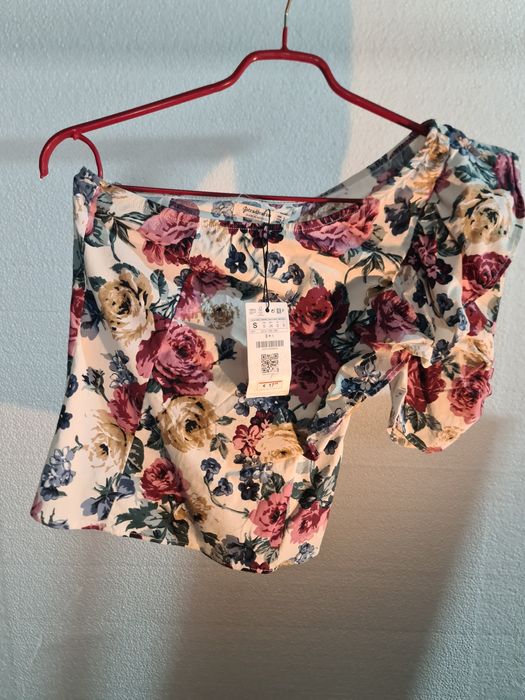 Top senhora motivo floral STRADIVARIUS S