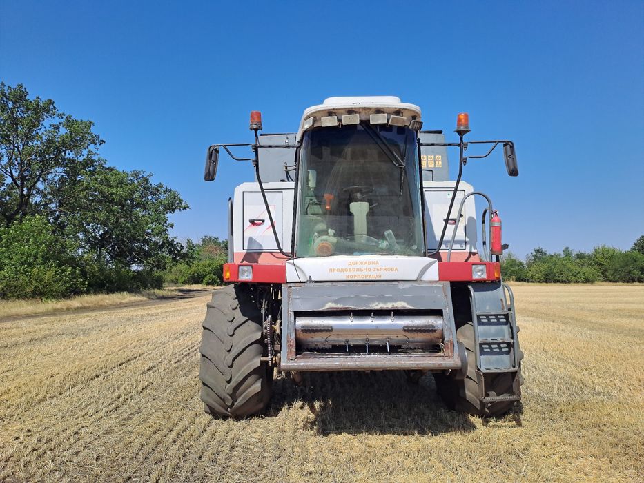 Зерно збиральний комбаін