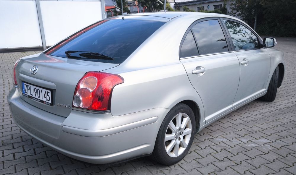 Sprzedam samohòd Toyota Avensis